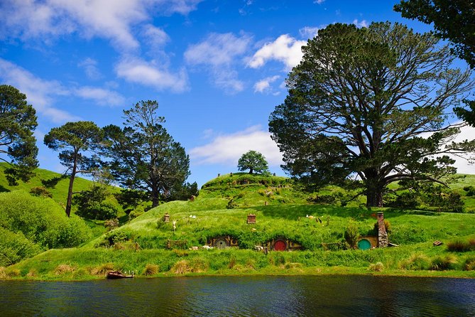 Day Tour Hobbiton + Rotorua From Auckland in Luxury Minibus - Inclusions and Exclusions