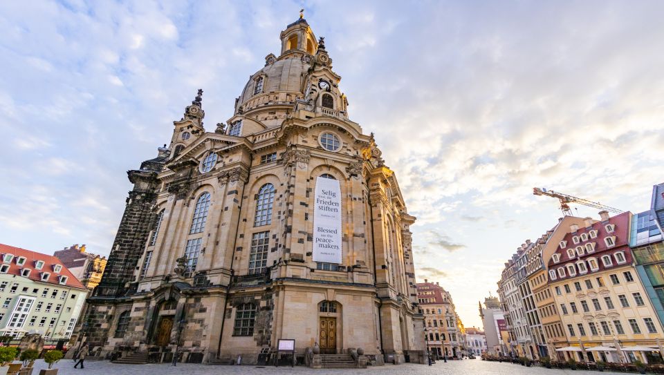 Dresden: Express Walk With a Local in 60 Minutes - Group Size and Languages