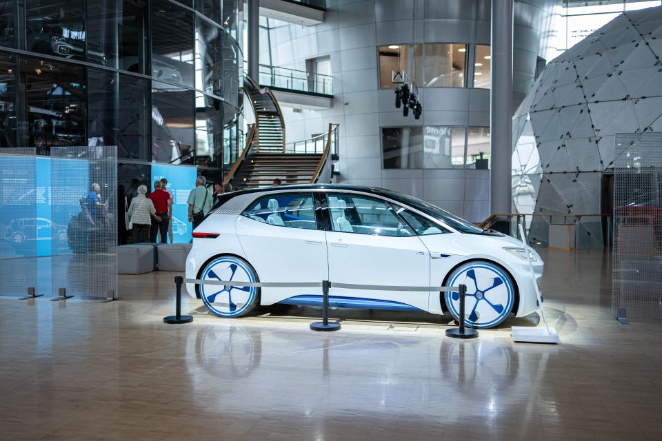 Dresden: Guided Tour VW Factory , Test Drive & Food - Electric Vehicle Test Drive