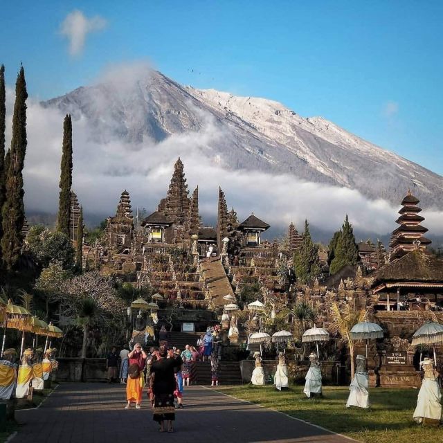 East of Bali: Lempuyang Gate Heaven & Besakih Mother Temple - Tirta Gangga