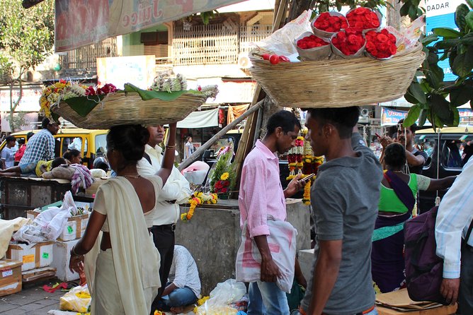 Experience the Off Beat and Alternative Tour of Mumbai! - Personalized Tour Benefits