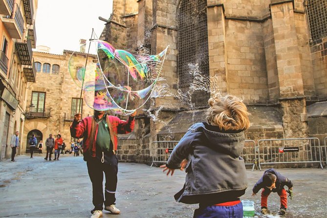 Family Private Tour: Churros, Hot Chocolate & Games in Barcelona - Engaging Activities for Kids