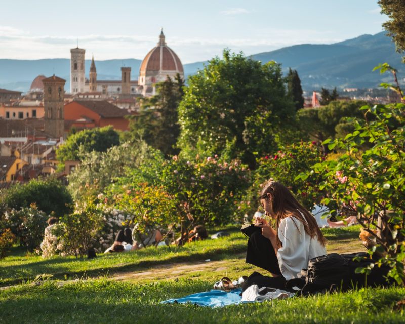 Florence: Capture the Most Photogenic Spots With a Local - Booking and Cancellation