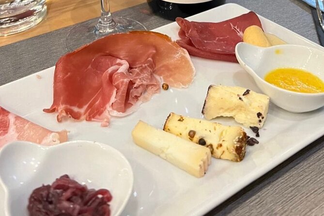 Florence Food Tour With Truffle Pasta, Steak & Free Flowing Wine - Accessibility and Transportation