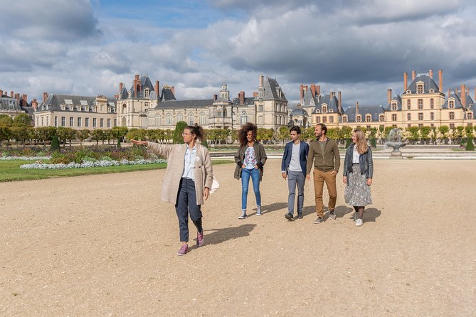 Fontainebleau and Vaux Le Vicomte Chateaux Day Trip From Paris - Exploring Château Vaux Le Vicomte