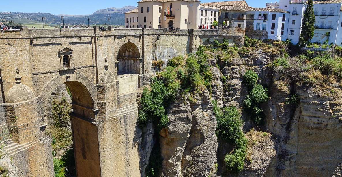 From Cordoba: Private Tour of Ronda With Stop in Setenil - Ronda Highlights