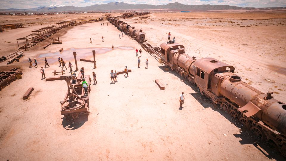From La Paz: 3-Day Uyuni Salt Flat and Incahuasi Island Tour - Highlights of Day 2