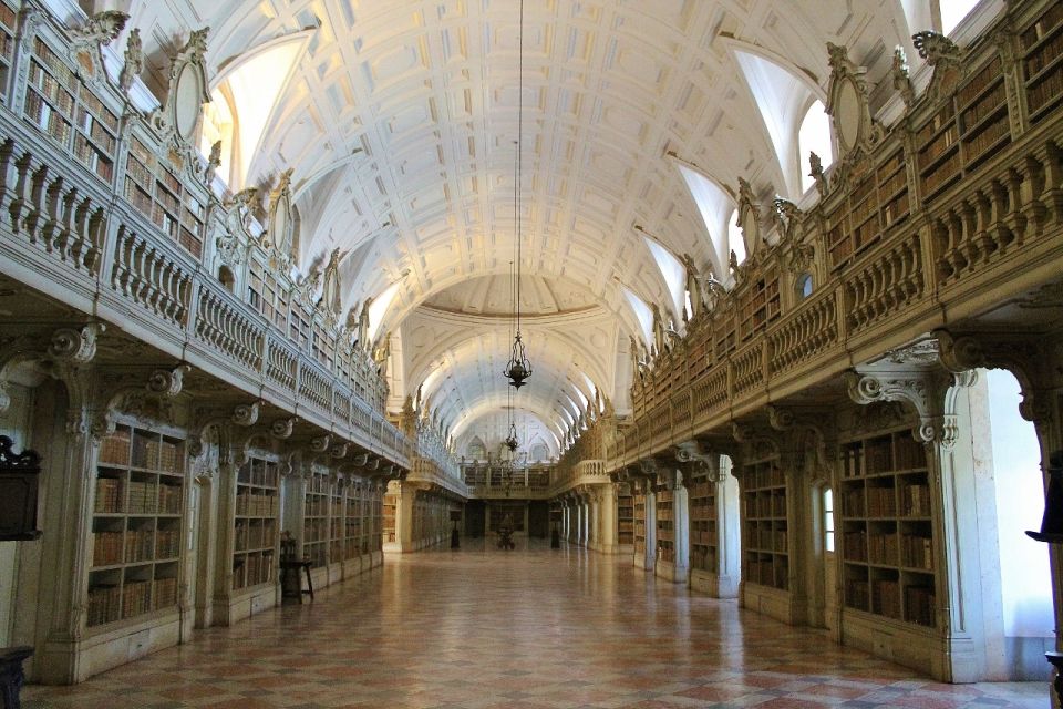 From Lisbon: Óbidos and Mafra Palace Private Tour - Architectural Features of Mafra Palace