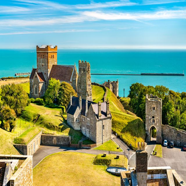 From London: Dover Castle and White Cliffs Tour by Car - Guided Experience