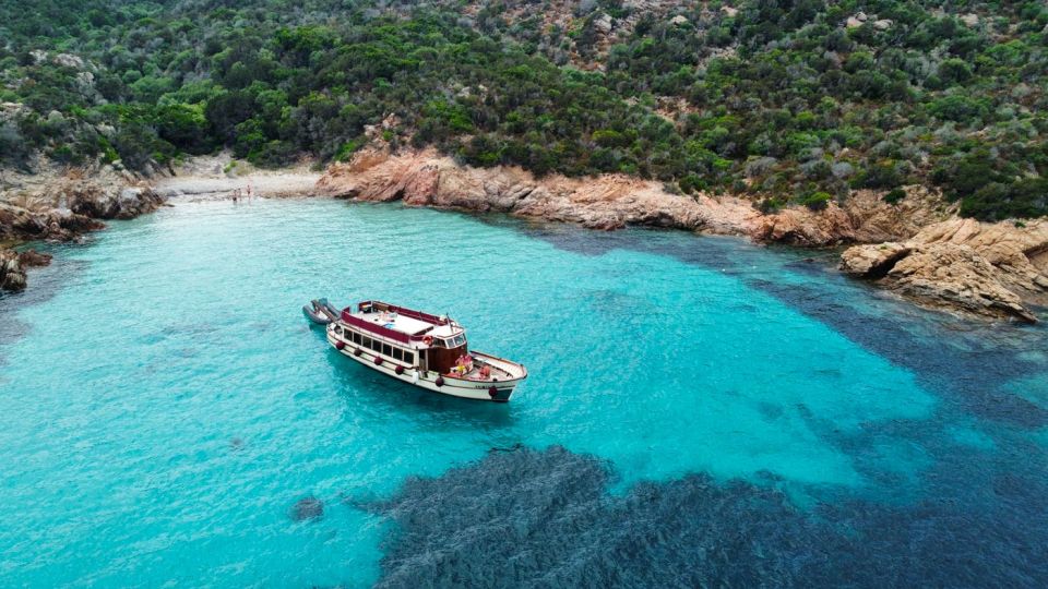 From Palau/La Maddal: Boat Tour of La Maddalena Archipelago - Onboard Amenities