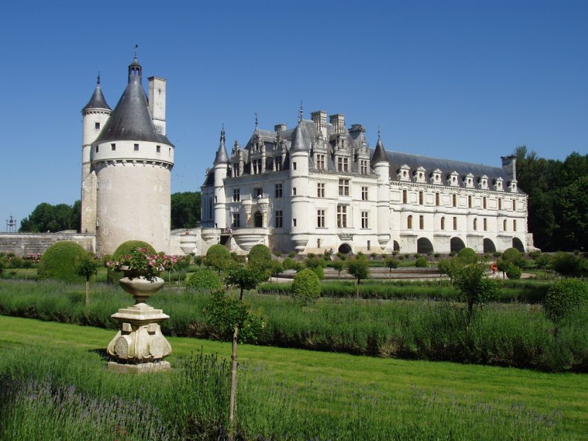 From Paris: Loire Valley Castles Full-Day Tour With Lunch - Castles Featured