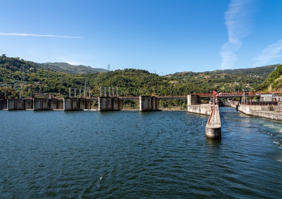 From Porto: Régua to Porto River Cruise With Lunch on Board - Panoramic River Cruise Details