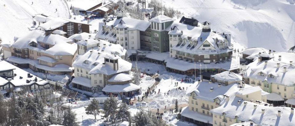 From Sierra Nevada ; Private Transfer to Granada City - Vehicle and Amenities