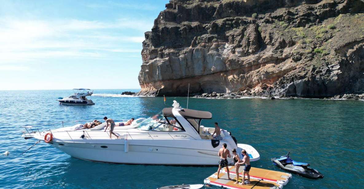 From South Gran Canaria: Boat Tour With Tapas and Drinks - Onboard Amenities