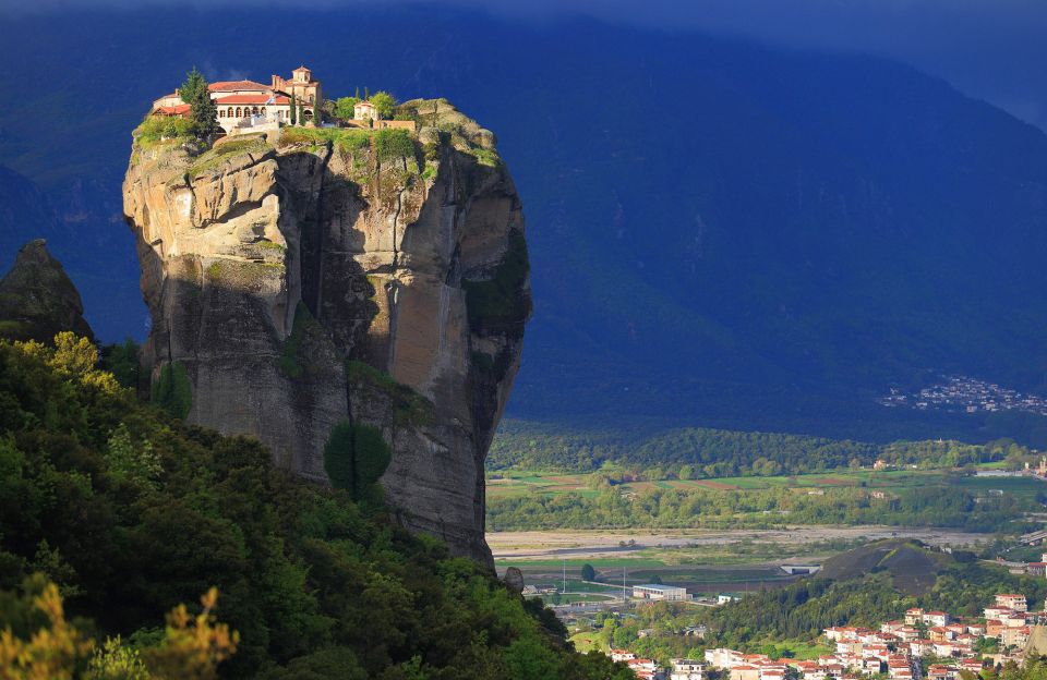 From Thessaloniki: Private Day Trip to Meteora With Transfer - Highlights and Experiences