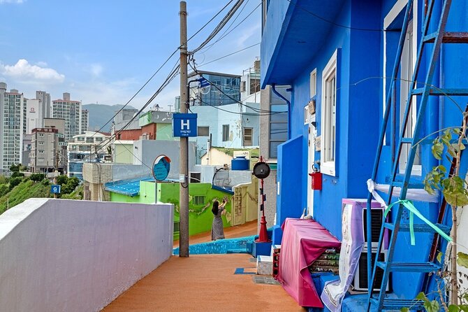 Full-Day Tour Unmissable Things to Do in Busan - Taking in Huinnyeoul Culture Village