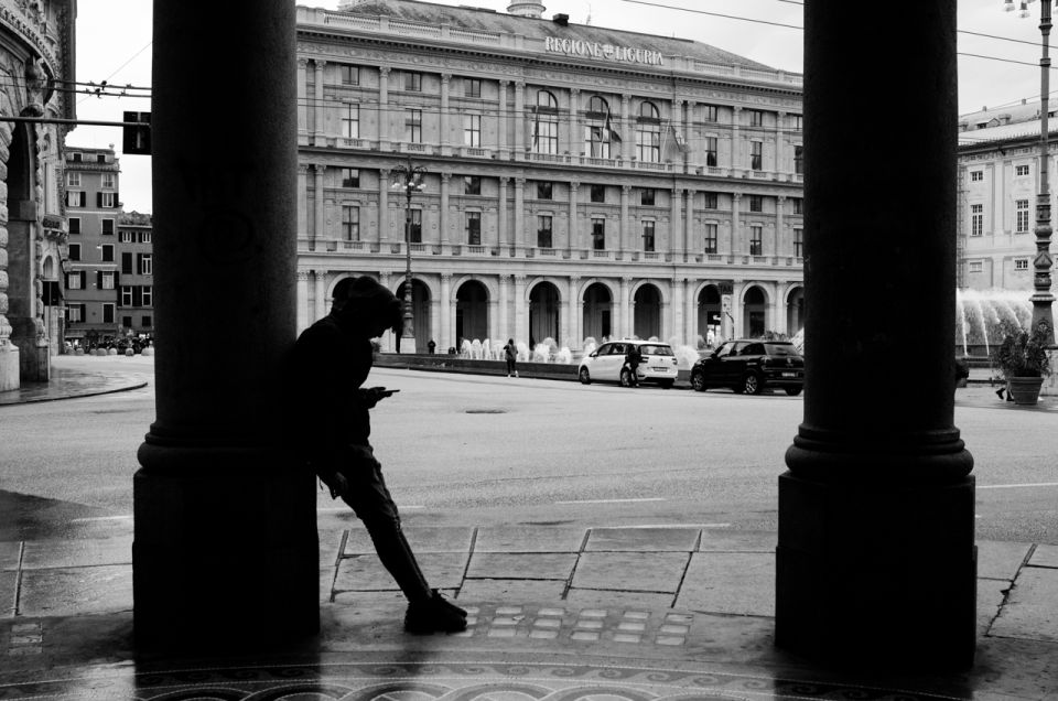 Genoa: Historical Center Photography Walking Tour With Snack - Itinerary