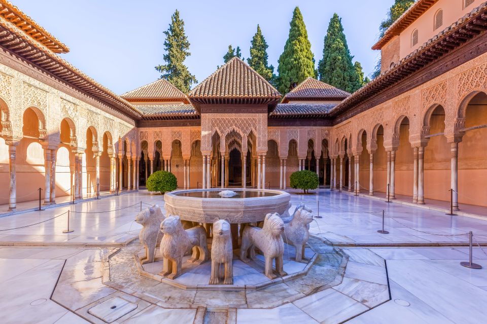 Granada: Alhambra and Nasrid Palaces Small Guided Tour - Experience Highlights