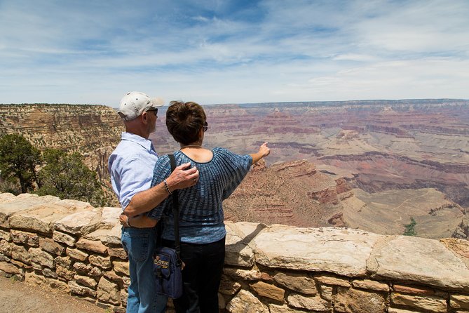 Grand Canyon Railway Train Tickets - Live Entertainment Features