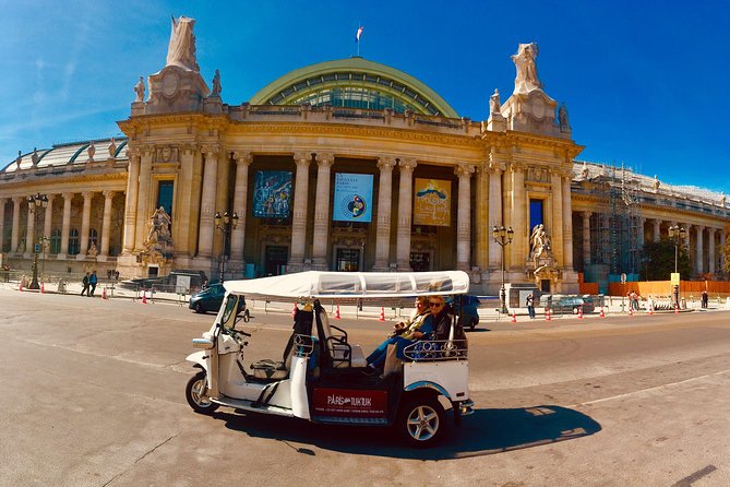 Great Monuments Tour / Duration 3h - From 1 to 6 Passengers - Accessibility Features