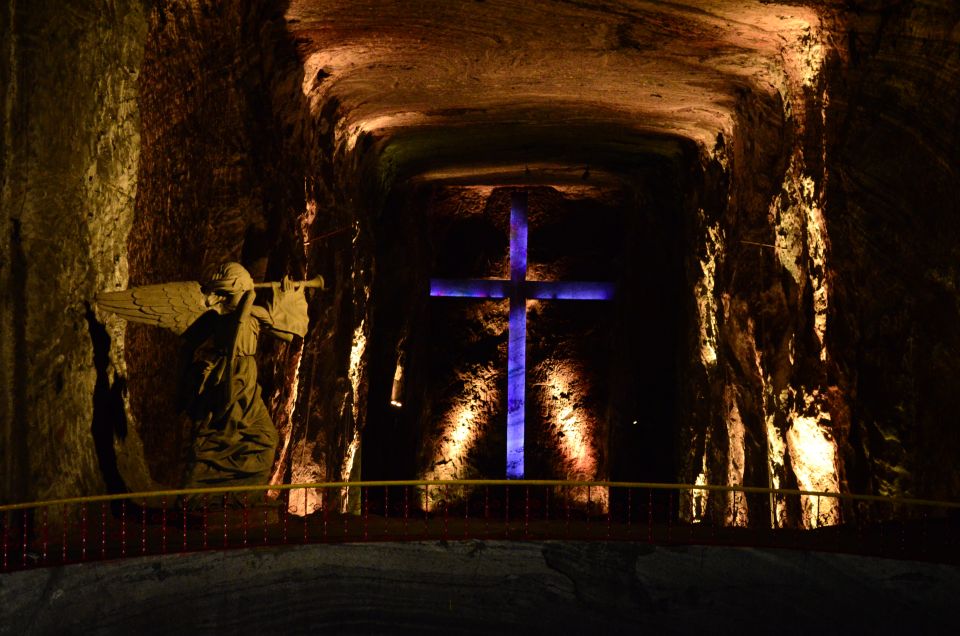 Group Tour Salt Cathedral - Benefits of Group Tours