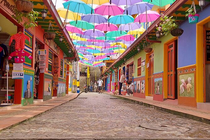 Guatapé Tour: Piedra Del Peñol With Boat Tour, Breakfast, Lunch - Meeting Point Information