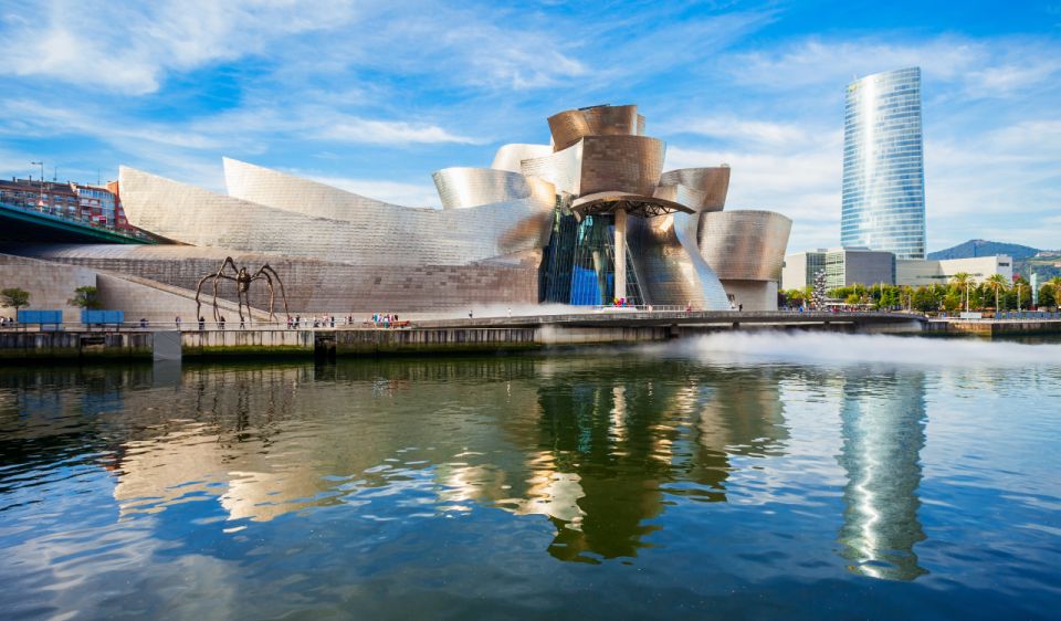 Guggenheim Museum Bilbao Private Tour With Official Guide - Tour Details