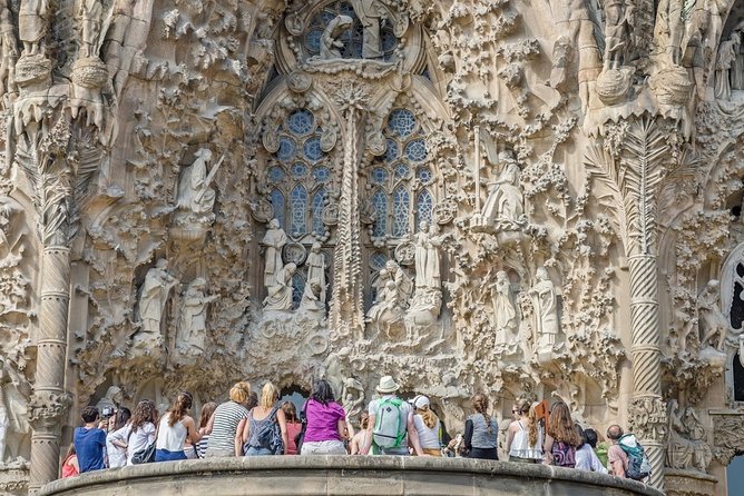 Guided Tour Sagrada Familia and Park Guell - Access and Amenities