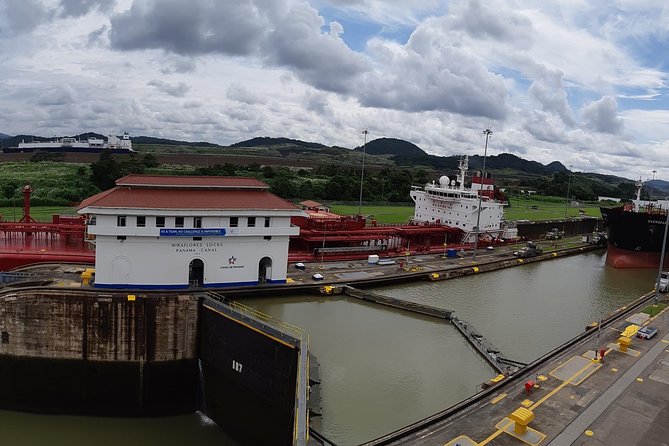 Half-Day City and Panama Canal Tour - Tour Experience Highlights