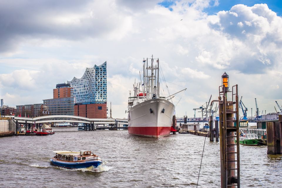 Hamburg: 2-Hour Harbor Boat Tour XXL With Live Commentary - Highlights of the Experience