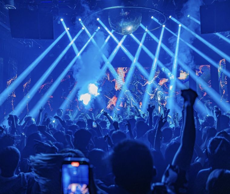 Hanoi: Guided Bar Crawl With Drinks and Nightclub Entry - Whats Included in the Experience