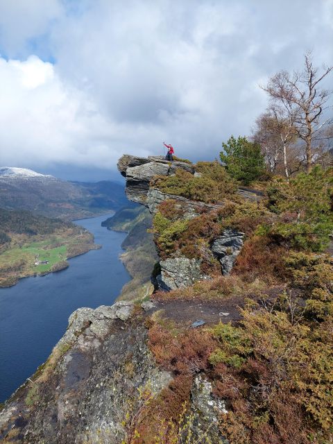 Haugesund: Guided Hike to Himakåna (Mini Trolltunga) - Scenic Views and Highlights