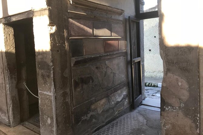 Herculaneum - Small Group Tour - Exploring Preserved Ruins