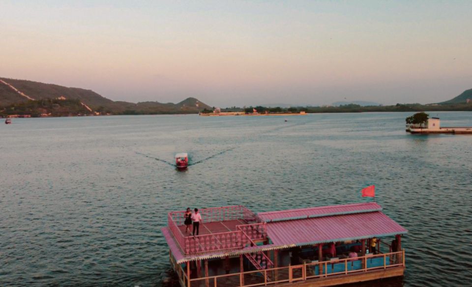 Heritage Tour : Private Boat, Havelis, City Walk & High Tea - Scenic Boat Ride