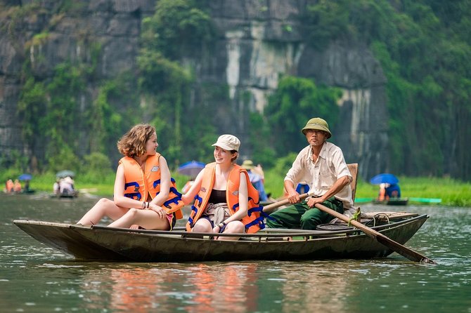 Hoa Lu Temple, Trang an Boat Trip & Mua Cave Mountain Day Trip - Best Selling - Boat Ride Through Trang an