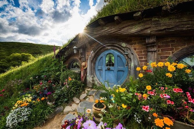 Hobbiton Movie Set and Auckland City Tour a Day Trip - Whats Included in the Tour