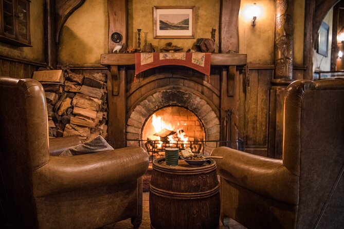 Hobbiton & Rotorua Buried Village Private Tour From Auckland - Food and Dining Options