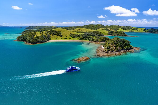 Hole in the Rock Scenic Cruise Including Dolphins and Island Stop - Dolphin Spotting Opportunities