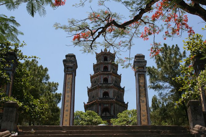 Hue City and The Citadel via Hai Van Pass Daily Small Group Tour - Reviews