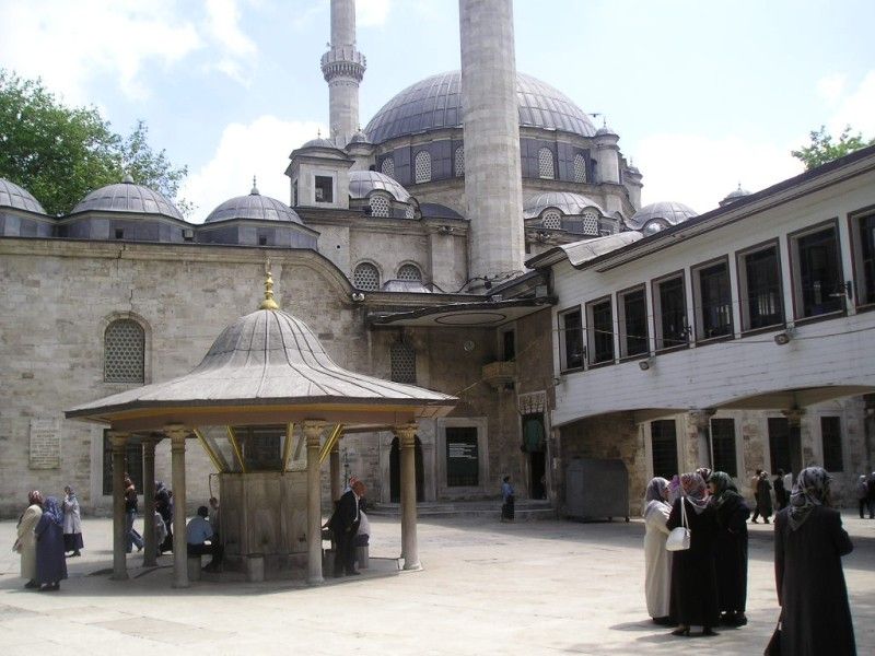 Istanbul: Eyup – The Ottoman District Walking Tour - Significant Religious Sites