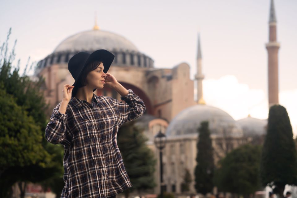 Istanbul: Private Photoshoot at Hagia Sophia&Blue Mosque - Unique Features of the Experience