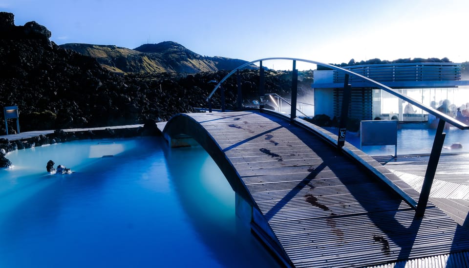 Keflavik Airport to Blue Lagoon to Reykjavik With Wait - Key Service Features