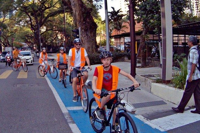 Kuala Lumpur Sunset and Night Tour - Experiencing Kuala Lumpurs Serene Natural Spaces