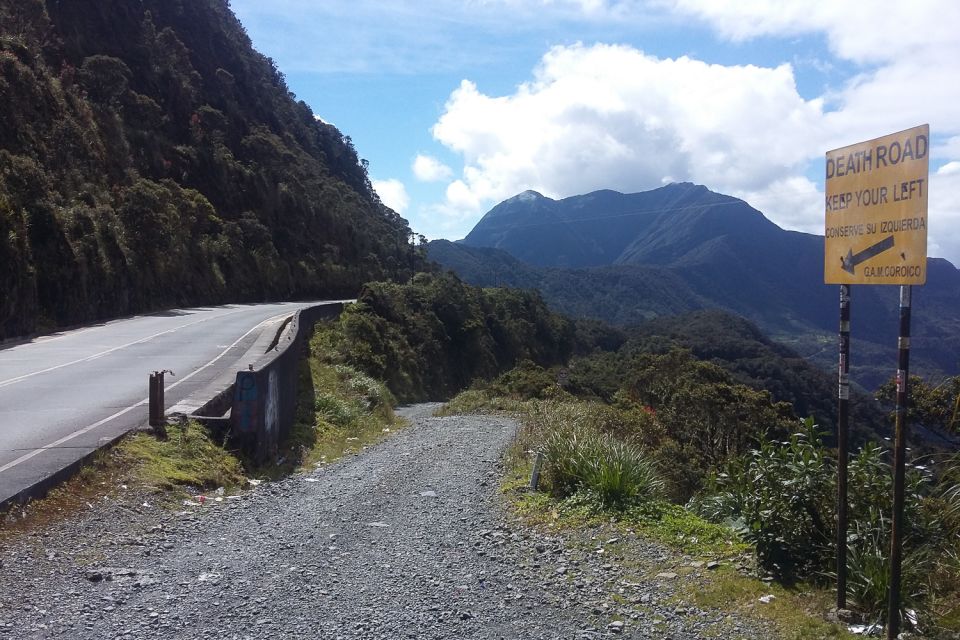 La Paz: Mountain Bike Down the World's Most Dangerous Road - Essential Gear and Equipment