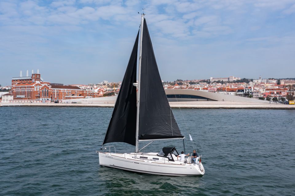 Lisbon: Private Sailboat Tour on the Tagus at Sunset - Tour Highlights