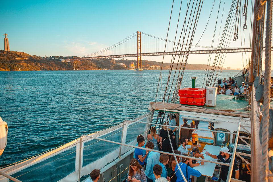 Lisbon: Sunset Boat Party With Live DJ and Night Club Entry - Highlights of the Experience