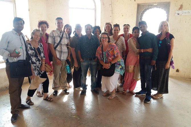 Local Sightseeing - Udaipur , Travel With Chinmay . - Transportation Details