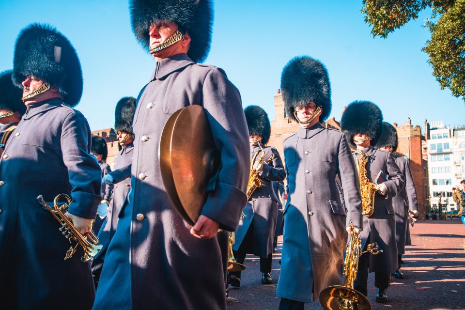 London: Royalty Walking Tour With Changing of the Guard - Key Attractions