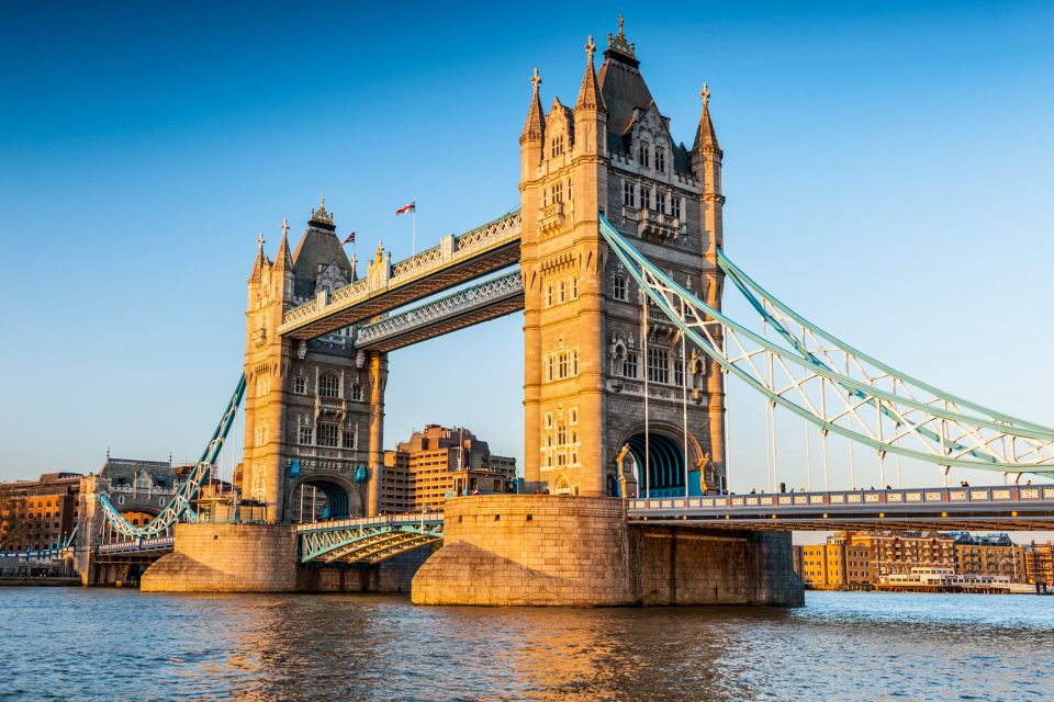 London: Tower of London and Tower Bridge Early-Access Tour - Meeting Point Details