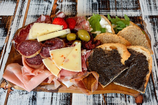 Lucca Food Tour - Do Eat Better Experience - Schedule and Accessibility Details